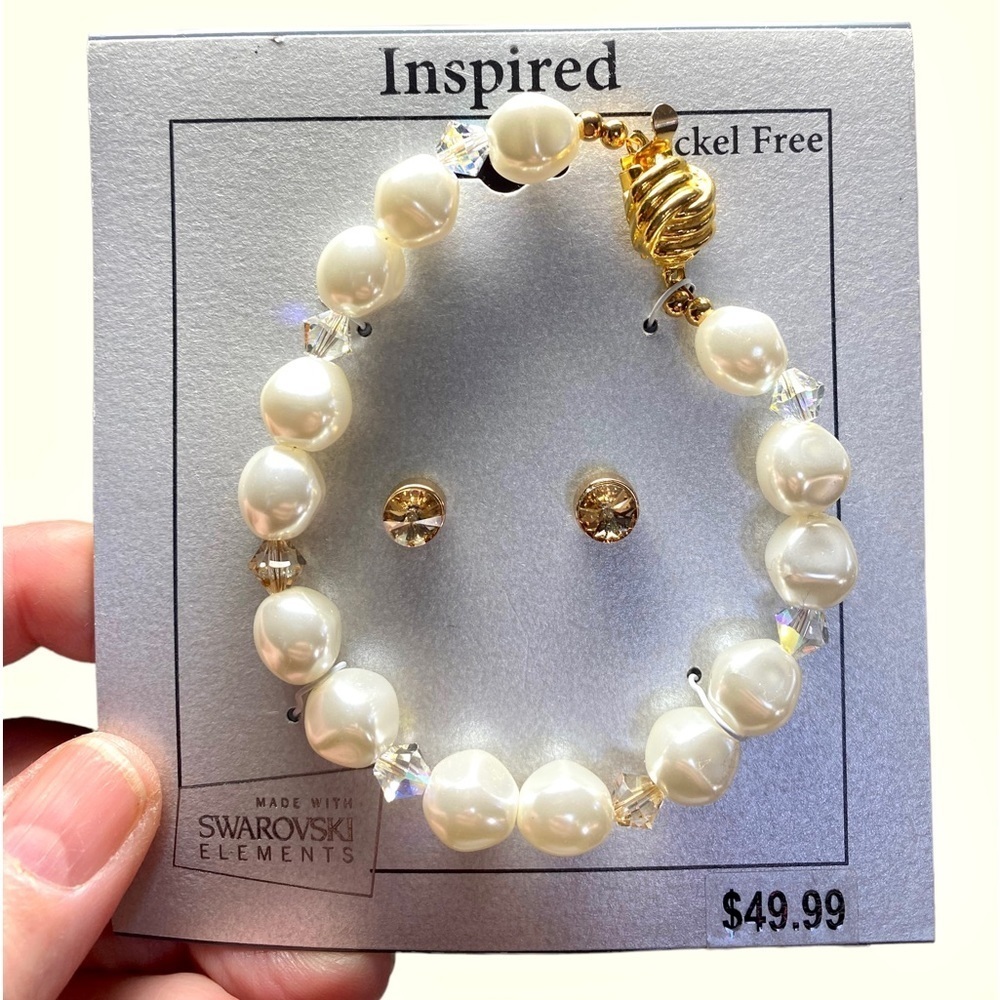 INSPIRED SWAROVSKI ELEMENTS BRACELET AND EARRINGS SET